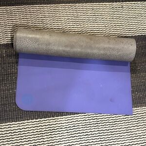 Lululemon yoga mat